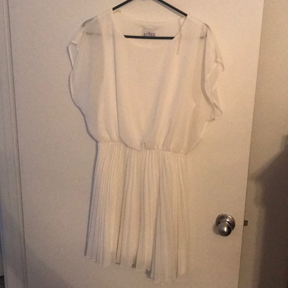 Short white dress